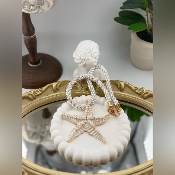 Zara Starfish Pendant Rope Necklace – Bold Statement Beach-Inspired Jewelry - Picture 10 of 10
